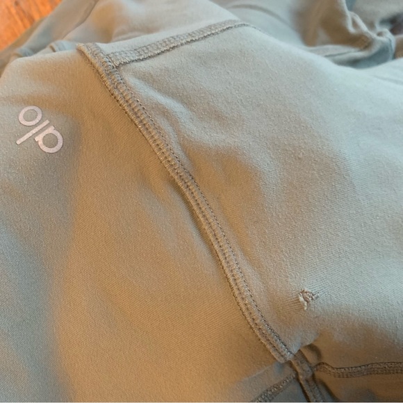 Alo Yoga High Waist Moto Legging Jungle M (one small hole) - Picture 11 of 11